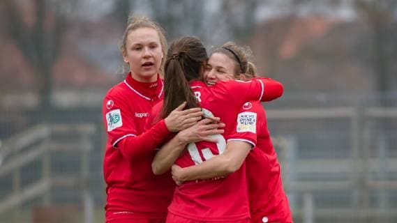 v li Kristina Hild 1 FC Köln 27 Karoline Kohr 1 FC Köln 13 and goal scorer Carolin Schraa 1 FC Köln 7 with goal jubilation Joy over the goal to 0 2 DIE DFB RICHTLINEN UNTERSAGEN JEGLICHE USE OF PHOTOS AS SEQUENCE PICTURES AND OR VIDEOA HNLICHE PHOTOSTRECKEN DFB REGULATIONS PROHIBIT ANY USE OF PHOTOGRAPHS AS IMAGE SEQUENCES AND OR QUASI VIDEO Football 2 Women Bundesliga BV Cloppenburg 1 FC Köln xobx