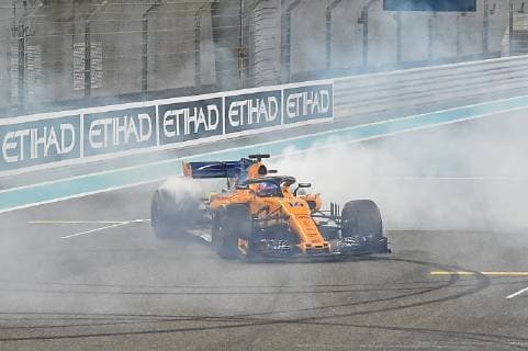 25 11 2018 xekx Formula 1 FIA Grand Prix of Abu Dhabi 2018 Race emspor Dounats of Fernando Alonso ESP 14 McLaren Honda final F1 race DFL DFB REGULATIONS PROHIBIT ANY USE OF PHOTOGRAPHS as IMAGE SEQUENCES and or QUASI VIDEO Abu Dhabi eel-fotografie Eberhard Krieger