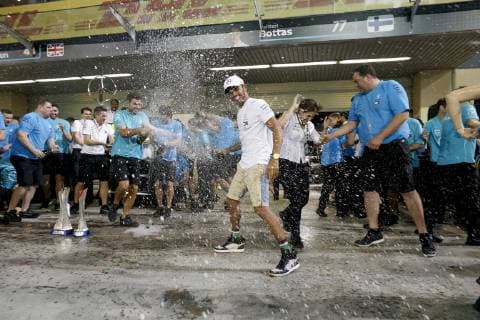 Sport Bilder des Tages Motorsports: FIA Formula One World Championship WM Weltmeisterschaft 2018, Grand Prix of Abu Dhabi, World Championship;2018;Grand Prix;Abu Dhabi, 44 Lewis Hamilton (GBR, Mercedes AMG Petronas F1 Team), Abu Dhabi United Arab Emirates