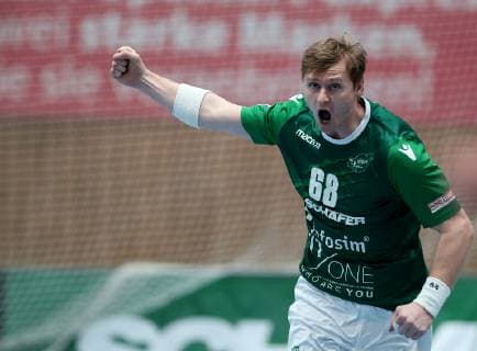 Germany Würzburg s Oliver Arena 25 11 2018 Handball 2 Bundesliga DJK Rimpar Woelfe TuS N Luebbecke Bild v l Julian Sauer DJK Rimpar Wölfe 68 cheering for a goal Copyright: HMBxMedia xHeikoxBecker
