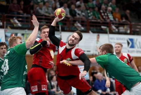 Germany Würzburg s Oliver Arena 25 11 2018 Handball 2 Bundesliga DJK Rimpar Woelfe TuS N Luebbecke Picture v l Patrick Gempp DJK Rimpar Wolfe 13 Patryk Walczak TuS Lübbecke 7 Jo Gerrit Genz TuS Lübbecke 5 and Michael Schulz DJK Rimpar Wolfe 33 Copyright: HMBxMedia xHeikoxBecker