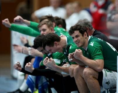 Germany Würzburg s Oliver Arena 25 11 2018 Handball 2 Bundesliga DJK Rimpar Woelfe TuS N Luebbecke Picture v l Jubel auf der Wölfe Bank Copyright: HMBxMedia xHeikoxBecker