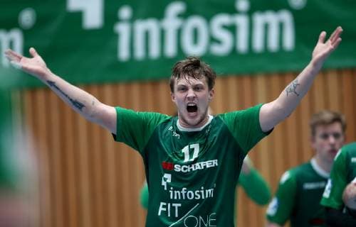 Germany Würzburg s Oliver Arena 25 11 2018 Handball 2 Bundesliga DJK Rimpar Woelfe TuS N Luebbecke Picture v l Patrick Schmidt DJK Rimpar Wölfe 17 Jubel Copyright: HMBxMedia xHeikoxBecker