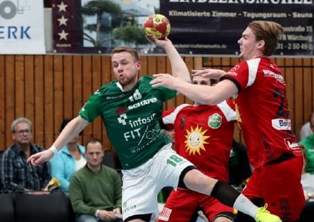 Germany Würzburg s Oliver Arena 25 11 2018 Handball 2 Bundesliga DJK Rimpar Woelfe TuS N Luebbecke Picture v l Steffen Kaufmann DJK Rimpar Wölfe 18 Jens Bechtloff TuS Lübbecke 8 und Dener Jaanimaa TuS Lübbecke 24 Copyright: HMBxMedia xHeikoxBecker
