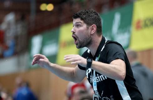 Germany Würzburg s Oliver Arena 25 11 2018 Handball 2 Bundesliga DJK Rimpar Woelfe TuS N Luebbecke picture v l coach Dr Matthias Obinger DJK Rimpar Wölfe Copyright: HMBxMedia xHeikoxBecker