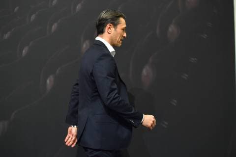 Niko KOVAC Coach Bayern Muenchen leaves the podium Leaving single image cut single motif half figure half figure press conference FC Bayern Muenchen before the Champions League match against Benfica Lisbon soccer on 26 11 2018