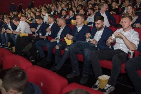 the players in the auditorium Michael Gregoritsch 11 FC Augsburg Rani Khedira 8 FC Augsburg Julian Schieber 20 FC Augsburg Co Tainer Jonas Scheuermann FC Augsburg Alfred Finnbogason 27 FC Augsburg Jan Moravek 14 FC Augsburg Georg Teigl 34 FC Augsburg Kino Premiere More than just 90 minutes football event 26 11 2018 Augsburg Bayern Germany Copyright: xkolbert-press ChristianxKolbertx