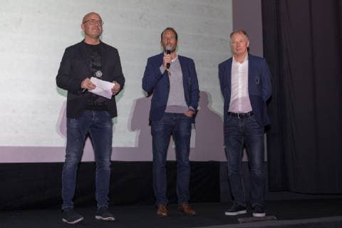 l r Stadium Speaker Rolf Stoermann FC Augsburg Managing Director Finance Michael Stroell FC Augsburg Managing Director Sports Stefan Reuter FC Augsburg Cinema Premiere More than 90 minutes Soccer Event 26 11 2018 Augsburg Bayern Deutschland Copyright: xkolbert-press ChristianxKolbertx