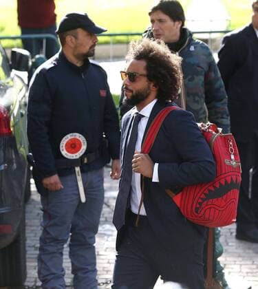 Llegada del Real Madrid a su hotel en Roma. En la imagen, Marcelo. Real Madrid team arrives at his hotel in Roma. In this picture, Marcelo. 