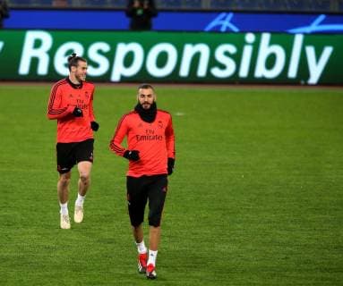 Entrenamiento del Real Madrid en el estadio Olímpico de Roma. En la imagen, Bale y Benzema.Real Madrid practice session at the Olimpico stadium of Rome. In this picture, Bale and Benzema. 