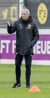 Football 1 Bundesliga season 2018 2019 final training of Borussia Dortmund before the Champions League match against Bruges on 27 11 2018 in Dortmund North Rhine Westphalia Dortmund coach Lucien Favre observes the training Copyright: xKirchner DavidxInderliedx