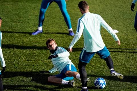 Fußball, CL, Atletico Madrid Training Atletico Madrid s French forward Antoine Griezmann (L) in action during a training session of the team at Wanda City of Sports in Majadahonda, Madrid, Spain, 27 November 2018. Atletico Madrid will face AS Monaco in their UEFA Champions League Group A soccer match on 28 November. Training session of Atletico Madrid !ACHTUNG: NUR REDAKTIONELLE NUTZUNG!  Copyright: xRodrigoxJimenezx GRAF7092 20181127-636789177637125682