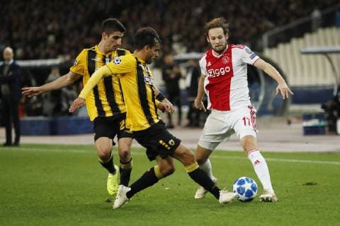 (l-r) Petros Mantalos of AEK Athens, Rodrigo Galo of AEK Athens, Daley Blind of Ajax during the UEFA Champions League group E match between AEK FC and Ajax Amsterdam at the OAKA Spyros Louis on November 27, 2018 in Athens, Greece UEFA Champions League 2018 2019 xVIxVIxImagesx xMauricexvanxSteenxIVx 12908361