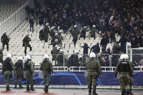 Fußball, CL, AEK Athen - Ajax Amsterdam, Ausschreitungen der Fans ATHENS, Olympic Stadium, AEK Athens FC - Ajax , football, Champions League, season 2018-2019, 27-11-2018, Supporters of Ajax fighting on the stands before the game AEK Athens - Ajax . AEK Athens - Ajax x2649522x