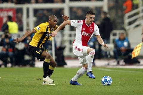 (l-r) Alef of AEK Athens, Dusan Tadic of Ajax during the UEFA Champions League group E match between AEK FC and Ajax Amsterdam at the OAKA Spyros Louis on November 27, 2018 in Athens, Greece UEFA Champions League 2018 2019 xVIxVIxImagesx xMauricexvanxSteenxIVx 12908436