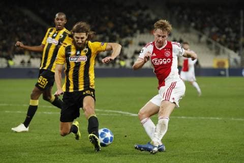 (l-r) Dmytro Chygrynskiy of AEK Athens, Frenkie de Jong of Ajax during the UEFA Champions League group E match between AEK FC and Ajax Amsterdam at the OAKA Spyros Louis on November 27, 2018 in Athens, Greece UEFA Champions League 2018 2019 xVIxVIxImagesx xMauricexvanxSteenxIVx 12908789