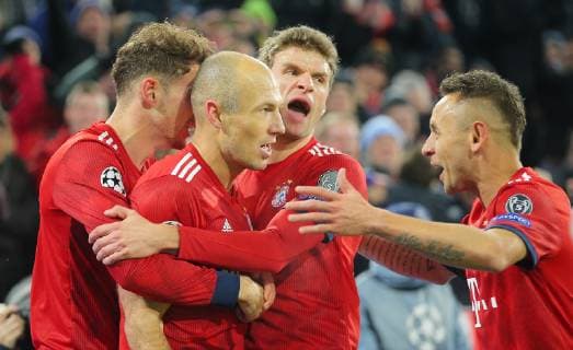 SOCCER - UEFA CL, Bayern vs Benfica MUNICH,GERMANY,27.NOV.18 - SOCCER - UEFA Champions League, FC Bayern Muenchen vs Benfica Lissabon. Image shows the rejoicing of Leon Goretzka, Arjen Robben, Thomas Mueller and Rafinha (Bayern). GEPAxpictures xThomasxBachun
