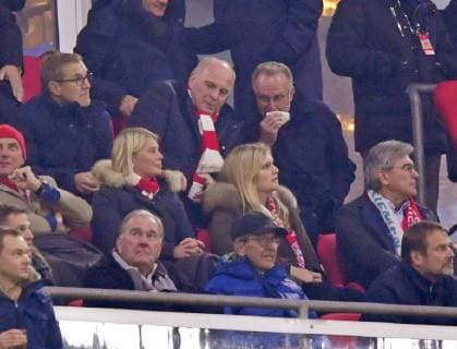 27 11 2018 Football UEFA Champions League 2018 2019 Group Phase 5 Matchday FC Bayern Munich Benfica Lisbon at Allianz Arena Munich President Uli Hoeness top 2 v re FC Bayern CEO Karl Heinz Rummenigge FC Bayern Munich DFL and DFB regulations prohibit any use of photographs as image sequences and or quasi video