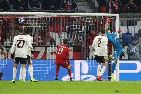 Odysseas Vlachodimos 99 Benfica Lisbon scores 1 0 FC Bayern Munich vs. Benfica Lisbon Preliminary Round Champions League 27 11 2018 Munich Bayern Germany Copyright: xkolbert-press ChristianxKolbertx