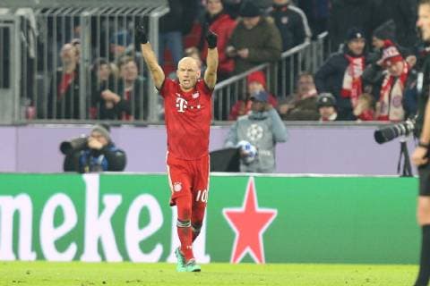 Arjen Robbens goal celebration 10 FC Bayern Muenchen to 1 0 FC Bayern Muenchen vs. Benfica Lisbon soccer preliminary round Champions League 27 11 2018 Muenchen Bayern Germany Copyright: xkolbert-press ChristianxKolbertx