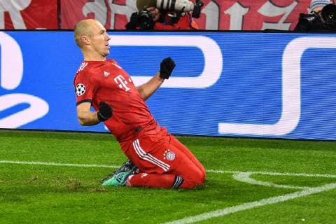 Arjen Robben FC Bayern Muenchen cheers goal 10 after 1 0 FC Bayern Muenchen Benfica Lisbon Champions League 27 11 2018 DFL REGULATIONS PROHIBIT ANY USE OF PHOTOGRAPHS AS IMAGE SEQUENCES AND OR QUASI VIDEO Muenchen Bayern Deutschland Copyright: xkolbert-press BurghardxSchreyerx