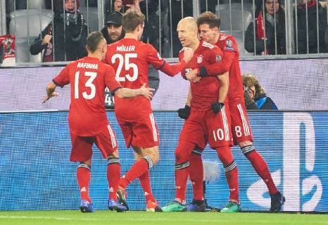 Arjen ROBBEN, FCB 10 celebrates his goal 1-0, Leon GORETZKA, FCB 18 Thomas MUELLER, MÜLLER, FCB 25 RAFINHA (FCB 13) FC BAYERN MUNICH - BENFICA LISBON UEFA Football Champions League , Munich, November 27, 2018, Season 2018 2019, group stage, group E, FCB, Lissabon, Photographer: Peter Schatz MAGICS