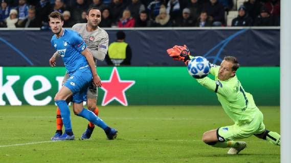 v li Havard Nordtveit Hoffenheim 6 Ismaily Goncalves dos Santos Donezk 31 Oliver Baumann Goalkeeper Hoffenheim 1 scores goal to 0 1 goal goal success highlight action action game scene football UEFA Champions League TSG 1899 Hoffenheim FK Schachtar Donezk xozx