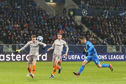 27 11 2018 xtvx Football UEFA Champions League TSG 1899 Hoffenheim Schachtar Donezk emspor v l Goal scored Goal to 1 2 Andrej Kramaric TSG 1899 Hoffenheim Serhii Kryvtsov Shakhtar Donetsk Andrej Kramaric TSG 1899 Hoffenheim DFL DFB REGULATIONS PROHIBIT ANY USE OF PHOTOGRAPHS as IMAGE SEQUENCES and or QUASI VIDEO Sinsheim