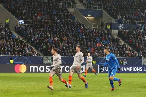 27 11 2018 xtvx Football UEFA Champions League TSG 1899 Hoffenheim Schachtar Donezk emspor v l Goal scored Goal to 1 2 Andrej Kramaric TSG 1899 Hoffenheim Serhii Kryvtsov Shakhtar Donetsk Andrej Kramaric TSG 1899 Hoffenheim DFL DFB REGULATIONS PROHIBIT ANY USE OF PHOTOGRAPHS as IMAGE SEQUENCES and or QUASI VIDEO Sinsheim