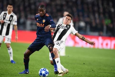 Mg Torino 27 11 2018 - Champions League Juventus-Valencia foto Matteo Gribaudi Image nella foto: Paulo Dybala-Geoffrey Kondogbia 
