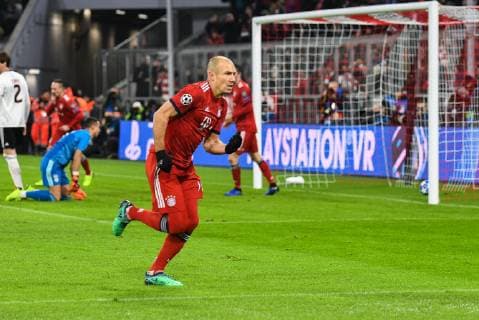 Goalscorer Arjen Robben FC Bayern Muenchen 10 FC Bayern Muenchen Benfica Lisbon Champions League 27 11 2018 DFL REGULATIONS PROHIBIT ANY USE OF PHOTOGRAPHS AS IMAGE SEQUENCES AND OR QUASI VIDEO Muenchen Bayern Deutschland Copyright: xkolbert-press BurghardxSchreyerx