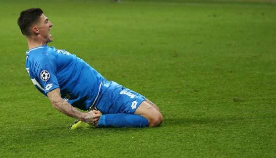 2 2 equalisation by Steven ZUBER 17 1899 Hoffenheim goal-hunting UEFA Champions League TSG 1899 Hoffenheim vs. Schachtar Donezk Groupe F 5 Matchday November 27 2018 Wirsol Rhein Neckar Arena Germany YmdY DFL DFL regulations prohibit any use of photographs as image sequences and or quasi video TSG 1899 Hoffenheim Schachtar Donezk