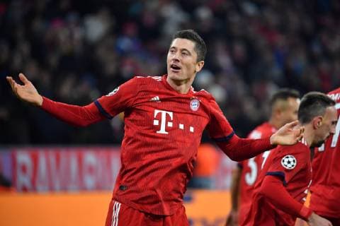 Goal Cheers Robert LEWANDOWSKI Bayern Muenchen after goal for 3 0 Action Cheers Joy Enthusiasm FC Bayern Muenchen M Benfica Lisbon Football Champions League Group E on 27 11 2018 A L L I A A N Z A R E N A DFL REGULATIONS PROHIBIT ANY USE OF PHOTOGRAPHS AS IMAGE SEQUENCES AND OR QUASI VIDEO