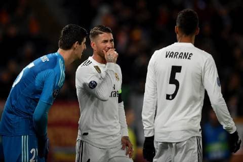 Thibaut Courtois, Sergio Ramos and Raphael Varane of Real Madrid talk during the Uefa Champions League 2018 2019 Group G football match between AS Roma and Real Madrid at Olimpico stadium Allianz Stadium, Rome, November, 27, 2018 Foto Andrea Staccioli Insidefoto andreaxstaccioli