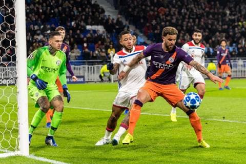 (L-R) goalkeeper Ederson Moraes of Manchester City, Memphis Depay of Olympique Lyonnais, Kyle Walker of Manchester City during the UEFA Champions League group F match between Olympique Lyonnais and Manchester City at Stade de Lyon on November 27, 2018 in Decines, France UEFA Champions League 2018 2019 xVIxVIxImagesx xGerritxvanxKeulenxIVx 12909658
