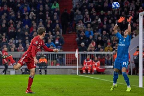 Munich Germany 27 11 2018 UEFA Champions League 2018 19 Season Group stage Group E 5 Matchday FC Bayern Muenchen Benfica Lisbon Thomas Mueller FCB fails against goalkeeper Odysseas Vlachodimos Benfica DeFodi501