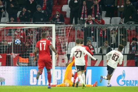 Goalkeeper Manuel Neuer FC Bayern Muenchen 1 can not prevent the 3 1 of Gedson Fernandes Benfica Lisbon 83 FC Bayern Muenchen vs Benfica Lisbon Football Champions League Group Phase 27 11 2018 FC Bayern Muenchen vs Benfica Lisbon Football Champions League Group Phase 27 11 2018 Munich Copyright: xLanger Eibner-Pressefotox EP_HLR