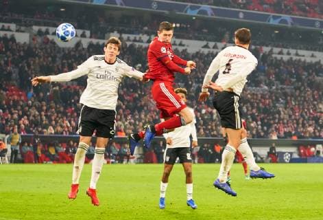 Robert LEWANDOWSKI, FCB 9 shoot goal for 4-1 FC BAYERN MUNICH - BENFICA LISBON UEFA Football Champions League , Munich, November 27, 2018, Season 2018 2019, group stage, group E, FCB, Lissabon, Photographer: Peter Schatz MAGICS