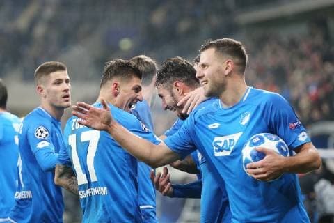 27 11 2018 xtvx Football UEFA Champions League TSG 1899 Hoffenheim Schachtar Donezk emspor v l Goal scored Goal to 2 2 Steven Zuber TSG 1899 Hoffenheim Goal celebration celebrate the goal celebrates scoring DFL DFB REGULATIONS PROHIBIT ANY USE OF PHOTOGRAPHS as IMAGE SEQUENCES and or QUASI VIDEO Sinsheim