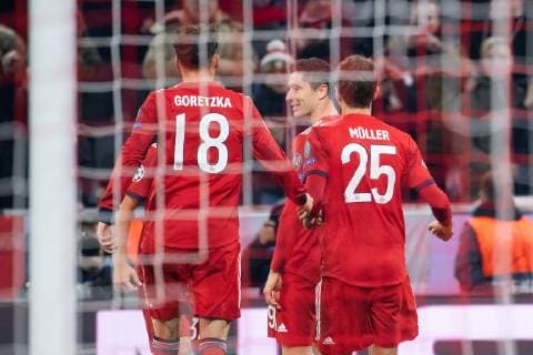 27 11 2018 xkvx Football UEFA Champions League FC Bayern Munich Benfica Lisbon emspor v l Goal celebration celebrate the goal to 4 1 by Robert Lewandowski FCB FC Bayern Munich DFL DFB REGULATIONS PROHIBIT ANY USE OF PHOTOGRAPHS as IMAGE SEQUENCES and or QUASI VIDEO Munich