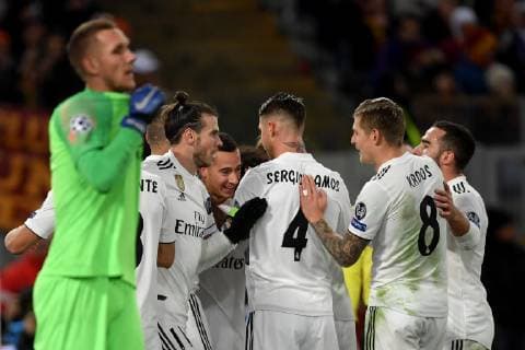 Lucas Vazquez of Real Madrid celebrates with team mates after scoring the goal of 0-2 during the Uefa Champions League 2018 2019 Group G football match between AS Roma and Real Madrid at Olimpico stadium Allianz Stadium, Rome, November, 27, 2018 Foto Andrea Staccioli Insidefoto andreaxstaccioli