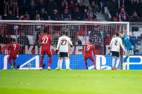 27 11 2018 xkvx Football UEFA Champions League FC Bayern Munich Benfica Lisbon emspor v l Goal scored Goal to 1 0 by Arjen Robben FCB FC Bayern Munich Odisseas Vlachodimos Benfica Lisbon must look behind him DFL DFB REGULATIONS PROHIBIT ANY USE OF PHOTOGRAPHS as IMAGE SEQUENCES and or QUASI VIDEO Munich