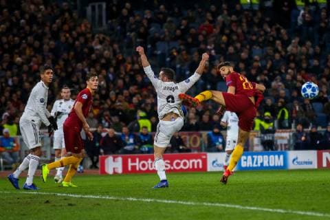 27th November 2018, Stadio Olimpico, Rome, Italy; UEFA Champions League football, AS Roma versus Real Madrid; Toni Kroos of Real Madrid and Federico Fazio of AS Roma challenge for the ball  ActionPlus12083562 GiampieroxSposito