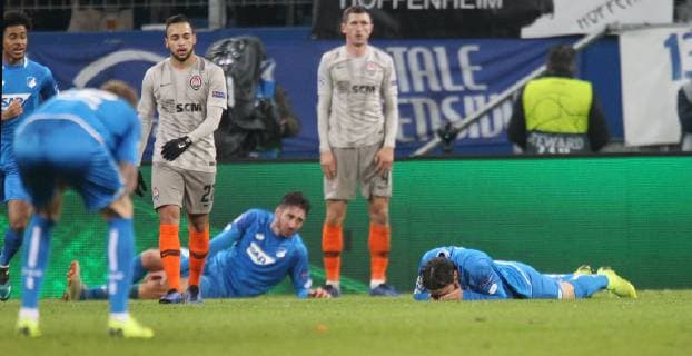 79 minute Nico SCHULZ 16 1899 Hoffenheim assigns torch chance UEFA Champions League TSG 1899 Hoffenheim vs. Schachtar Donezk Groupe F 5 Matchday November 27 2018 Wirsol Rhein Neckar Arena Germany YmdY DFL DFL regulations prohibit any use of photographs as image sequences and or quasi video TSG 1899 Hoffenheim Schachtar Donezk