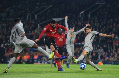 Sport Bilder des Tages Marouane Fellaini of Manchester United ManU scores the winning goal during the UEFA Champions League Group H match at Old Trafford Stadium, Manchester. Picture date: 27th November 2018. Picture credit should read: Matt McNulty Sportimage EDITORIAL USE ONLY. No use with unauthorised audio, video, data, fixture lists, club league logos or live services. Online in-match use limited to 120 images, no video emulation. No use in betting, games or single club league player publications. AD5T3220.JPG