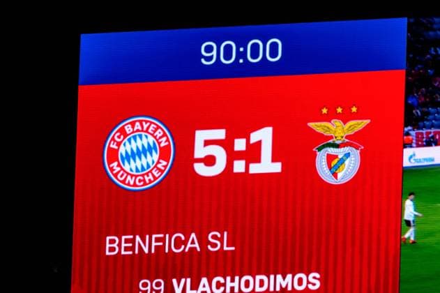 Munich Germany 27 11 2018 UEFA Champions League 2018 19 Season Back Round Group Phase Group E 5 Matchday FC Bayern Muenchen SL Benfica Lisbon 5 1 Final standings between FC Bayern Muenchen and SL Benfica Lisbon DeFodi527