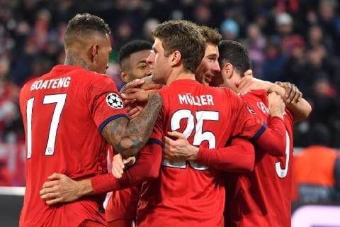 collective goal celebration Munich with left Jerome BOATENG Bavaria Munich Thomas MUELLER MÜLLER Bayern Muenchen Leon GORETZKA Bayern Muenchen Robert LEWANDOWSKI Bayern Muenchen Aktion Jubilation Jubel Freude Enthusiasm FC Bayern Muenchen M Benfica Lisbon 5 1 Football Champions League Group E on 27 11 2018 A L L I A N Z A R E N A DFL REGULATIONS PROHIBIT ANY USE OF PHOTOGRAPHS AS IMAGE SEQUENCES AND OR QUASI VIDEO
