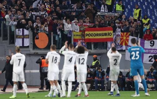 November 27, 2018 - Rome, Italy - AS Roma v FC Real Madrid : UEFA Champions League Group GReal Madrid greeting the supporters at Olimpico Stadium in Rome, Italy on November 27, 2018. AS Roma v Real Madrid - UEFA Champions League Group G  - ZUMAn230 20181127_zaa_n230_333 Copyright: xMatteoxCiambellix