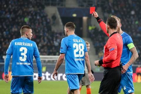 v li Pavel Kaderabek Hoffenheim 3 red sinners Adam Szalai Hoffenheim 28 sees from Ivan Kruzliak referee Slovakia the yellow red card expulsion expulsion field expulsion second yellow card highlight action action game scene Kevin Vogt Hoffenheim 22 football UEFA Champions League TSG 1899 Hoffenheim FK Schachtar Donezk xozx