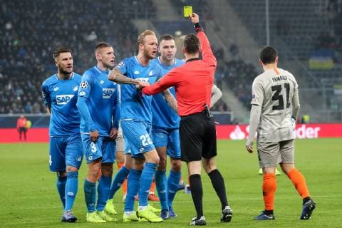 v li Ermin Bicakcic Hoffenheim 4 Pavel Kaderabek Hoffenheim 3 Kevin Vogt Hoffenheim 22 Adam Szalai Hoffenheim 28 Ivan Kruzliaks referee Slovakia sees the yellow red card expulsion expulsion field expulsion second yellow card highlight action action scene Ismaily Goncalves dos Santos Donezk 31 football UEFA Champions League TSG 1899 Hoffenheim FK Schachtar Donezk xozx